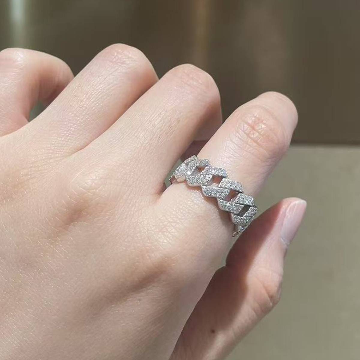 S925 Silver Plated Platinum Women's Ring Customized Selection with Sub Stone Moissanite Diamond 0.95ct